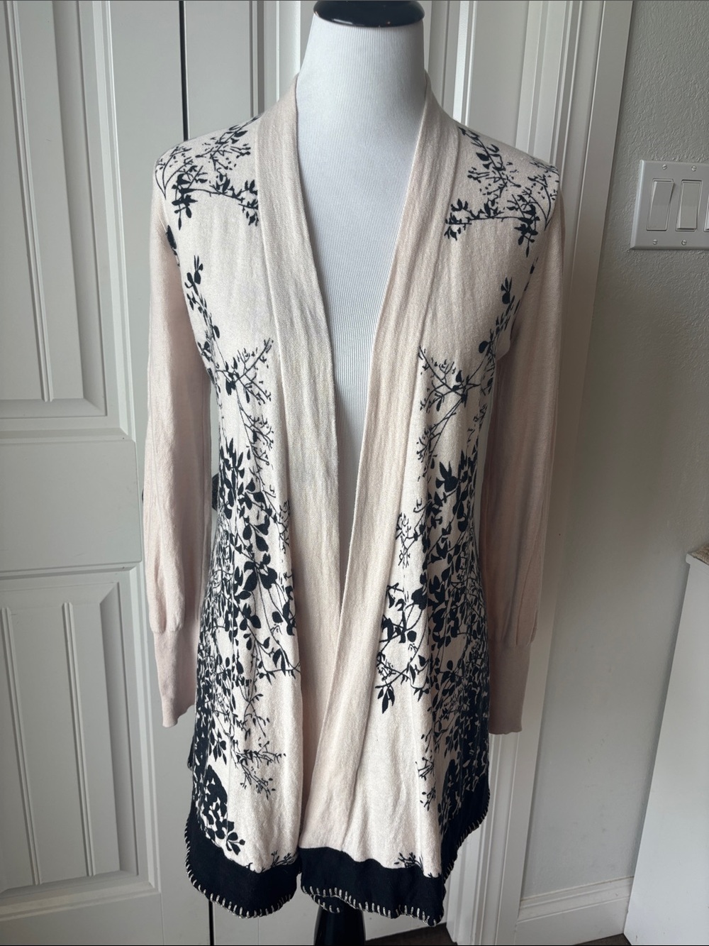 ANTHROPOLOGIE Angel Of The North Light Pink Floral Knit Top
